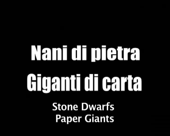 Nani di pietra giganti di carta
